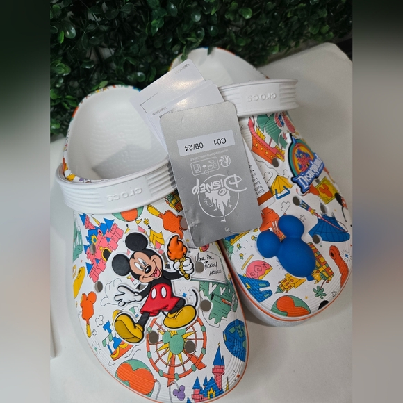 CROCS Colorful Mickey Mouse Clogs Size WOMENS 9 MENS 7 NEW WITH TAGS - Picture 5 of 6